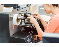 Práce z domova – balení a etiketování